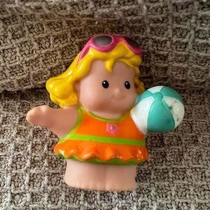 🌸 3/$15 bundle🌸 Fisher-Price Little People Beach Ball Blonde Girl Figure